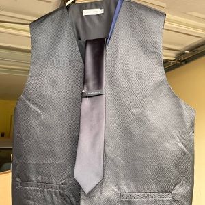 Large Men Dress Shirts and 2 Vest (Black- XL & Blue- L) with 2 Ties